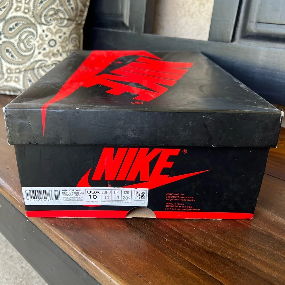 Nike Air Jordan 1 Retro High OG 'Light Smoke Grey’